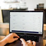 ανάλυση conversion rate ιστοσελίδας σε dashboard analytics